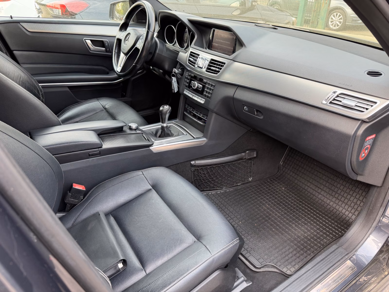 Mercedes-Benz E 220 E T-Modell E 220 CDI AMG LINE *SCHALTER