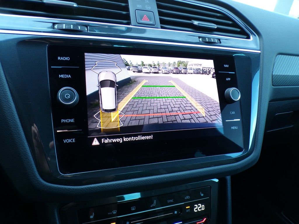 Fahrzeugabbildung Volkswagen Tiguan R-Line 1.4 TSI eHybrid DSG *R-Line*Navi