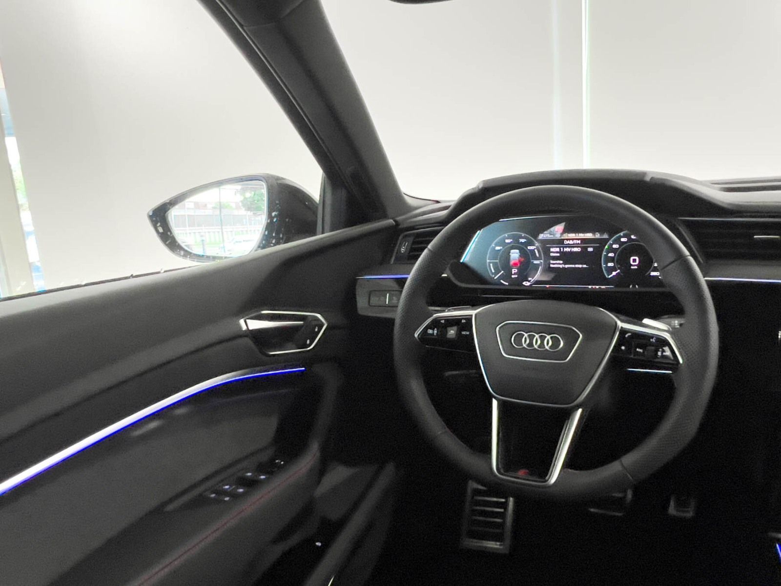 Audi Q8 Sportback 55 e-tron Quattro S-Line+Navi+Matri foto 17