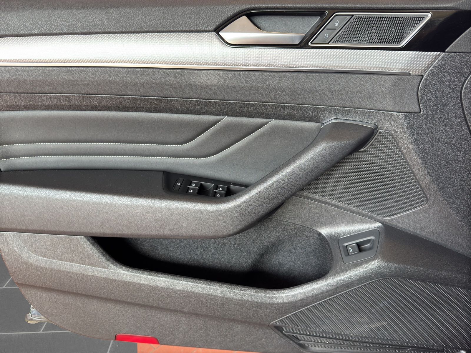 Volkswagen Passat Variant - Bild 14