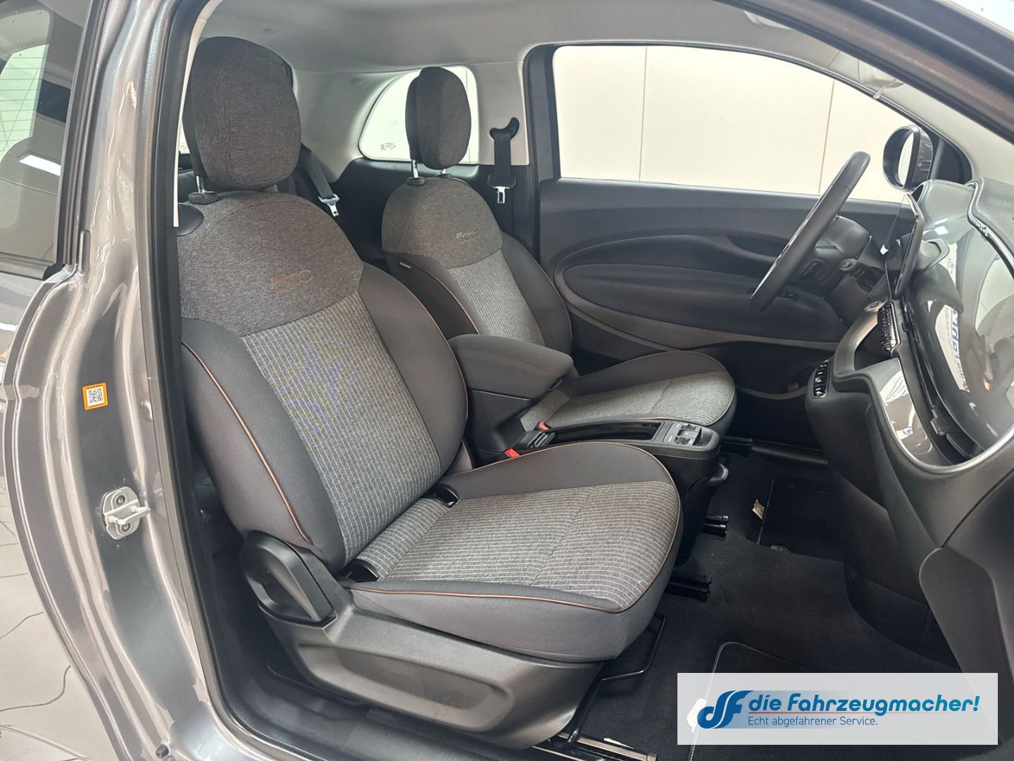 Fahrzeugabbildung Fiat 500 e Icon Navi Digitales Cockpit Memory Sitze A