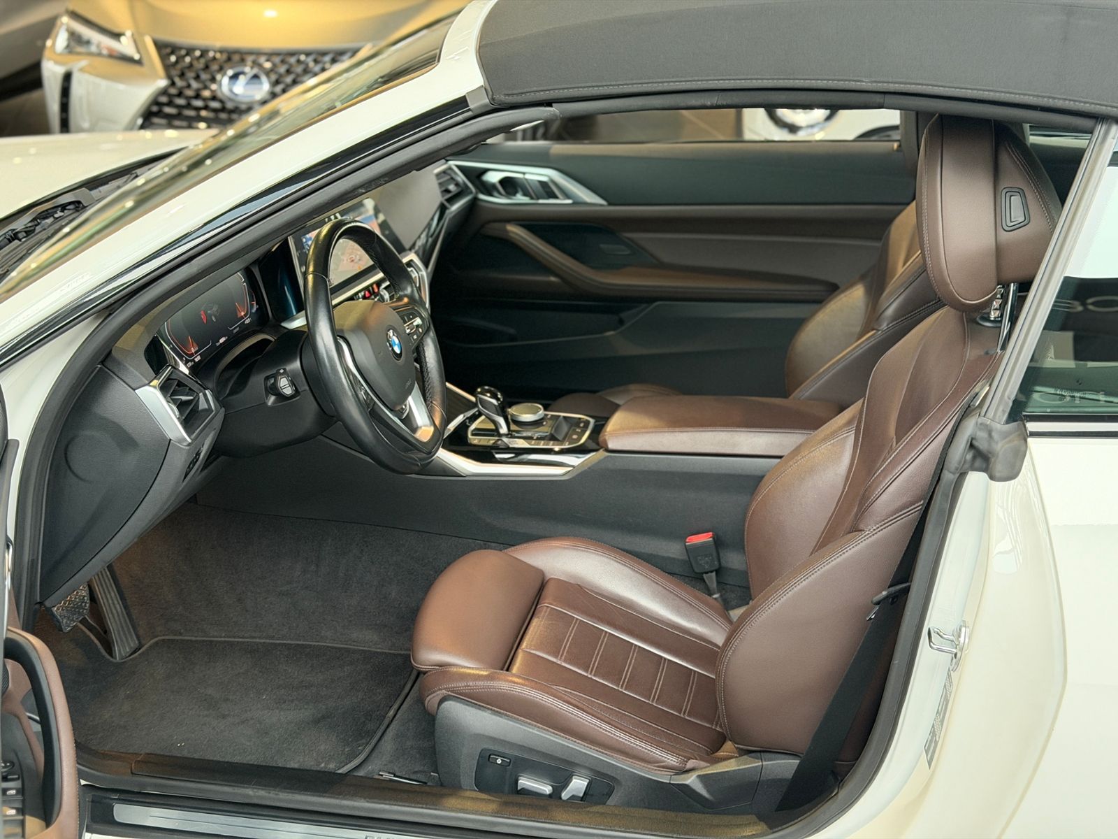 Fahrzeugabbildung BMW 420i Cabrio Shadow Line AHK LEDER LED NAV 18"