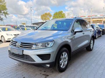 Volkswagen Touareg - 1