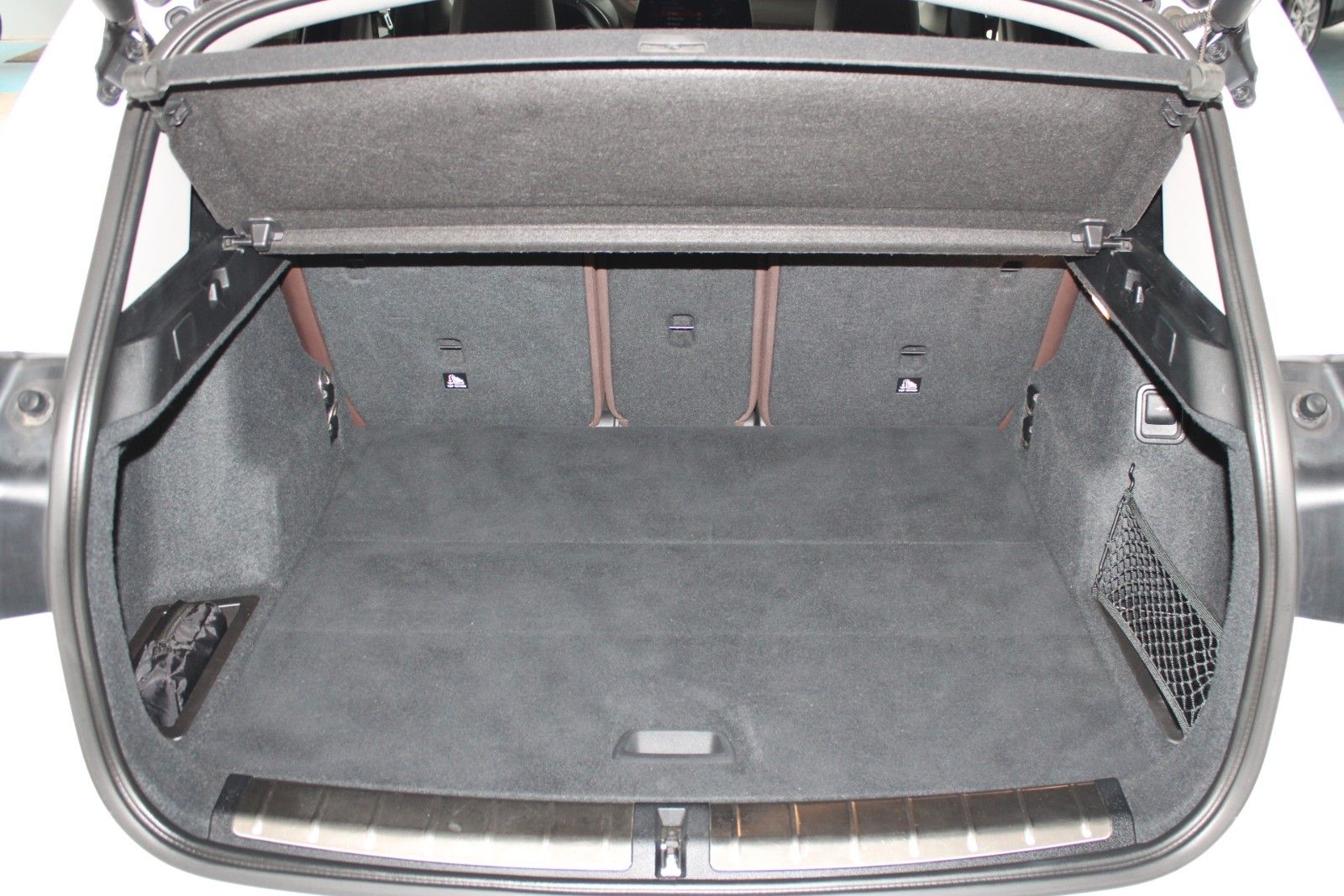 Fahrzeugabbildung BMW X1 xDrive20d Sport Line Aut. Pano AHK Leder LED