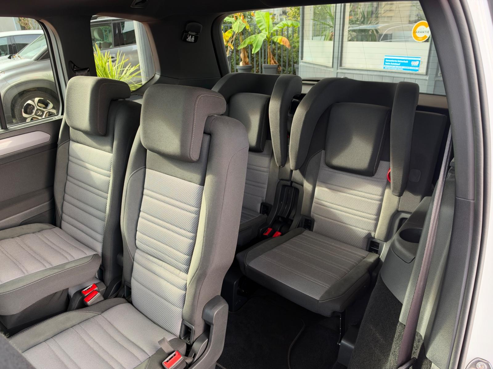 Volkswagen Touran 2.0 TDI, Highline, R-Line-Paket 1. Hand