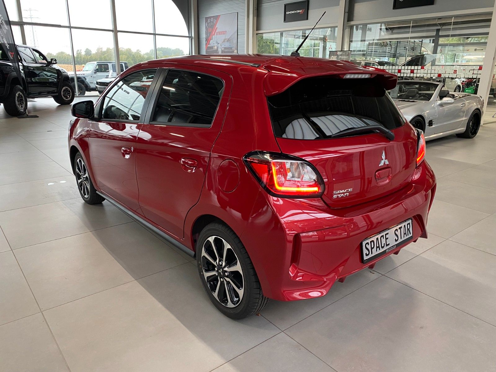 Fahrzeugabbildung Mitsubishi Space Star 1,2 Select Plus + Kamera Tempomat Top
