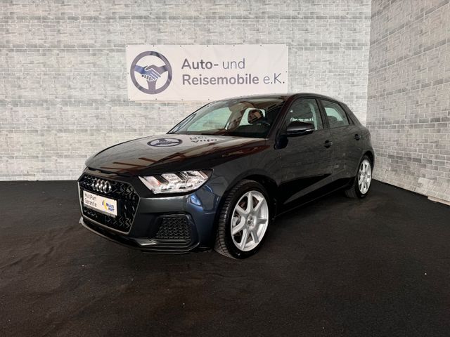 Audi A1 Sportback 1.5 TFSI ACT/DSG /NAVI/