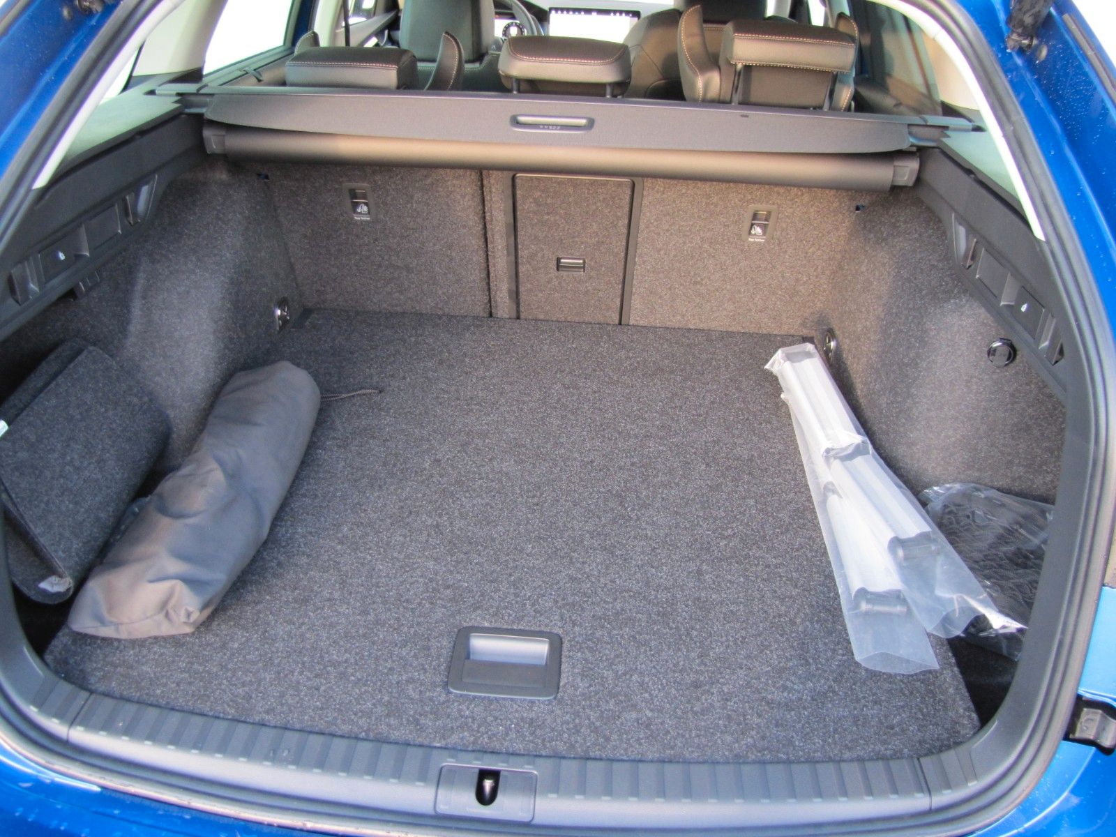 Fahrzeugabbildung SKODA Octavia Combi Tour 2.0 TDI 150PS DSG