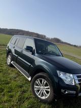 Mitsubishi Pajero 3,2 DI-D 4WD SUV-Star Automatik SUV-Star - gebrauchte Mitsubishi Pajero aus dem Jahr 2016