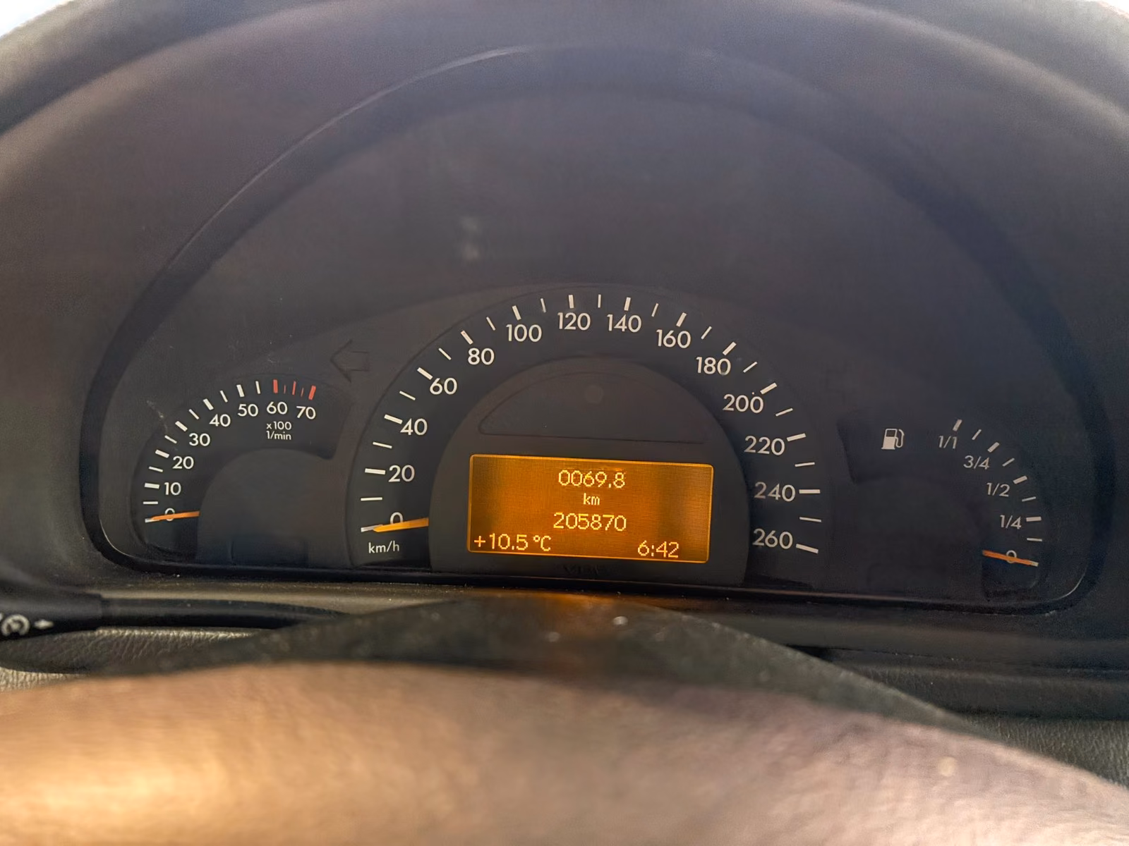 Mercedes-Benz C180 2004 — photo 17