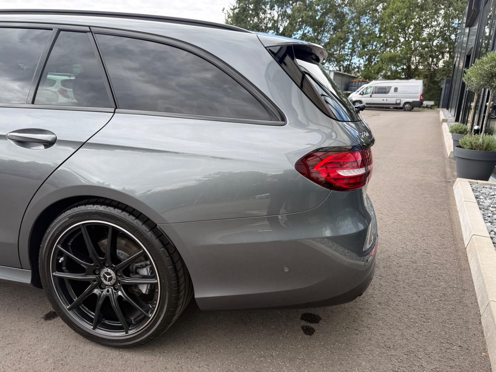 Mercedes-Benz E 220 T Night Edition AMG*ACC*LED*NAVI*CAM*PDC*