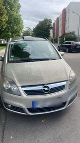 Opel Zafira 1,6 mit 98000 km - Opel Zafira Gebrauchtwagen in München
