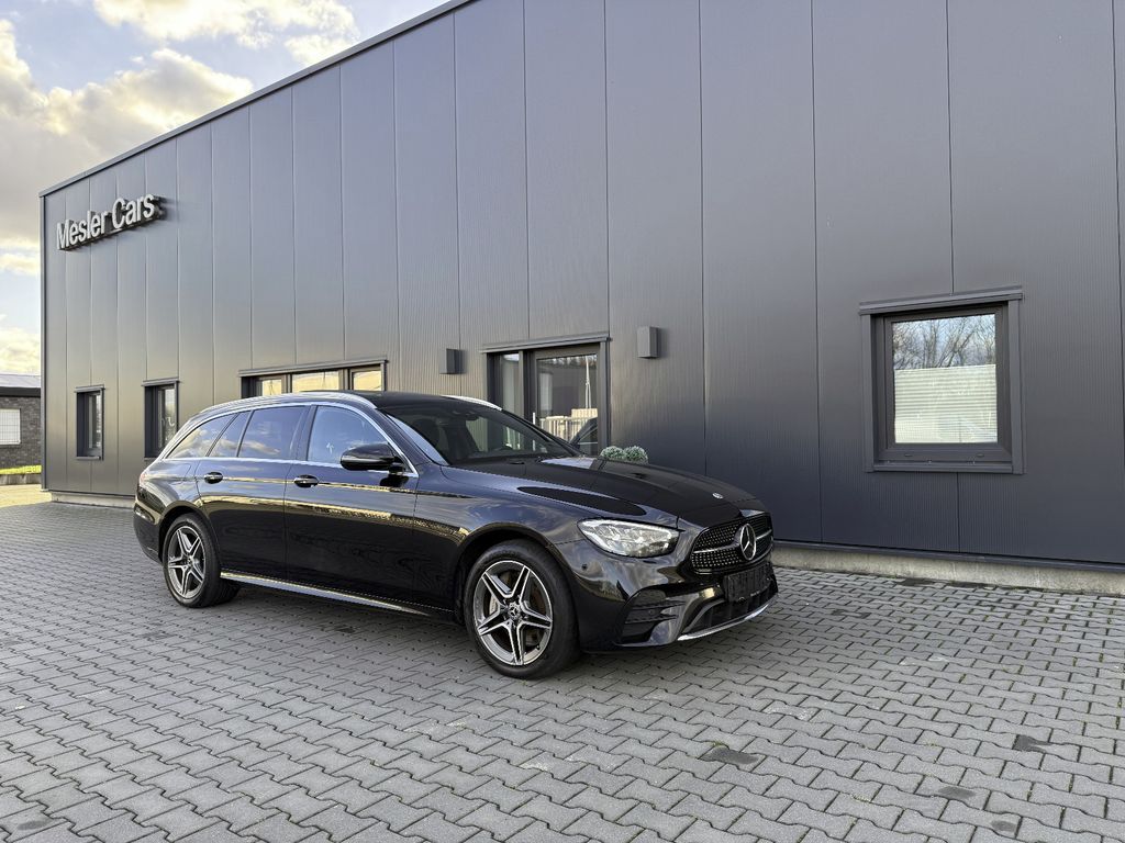 Image of Mercedes-Benz E 300