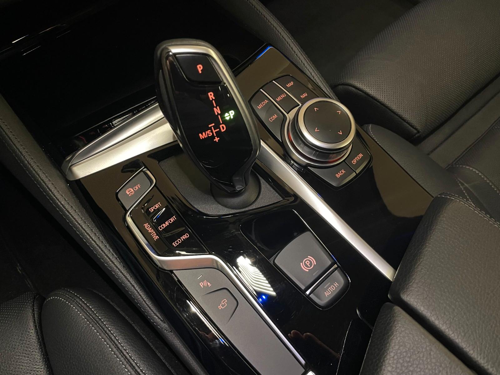 BMW 520 d xDrive Luxury Line *** Vollausstattung ***