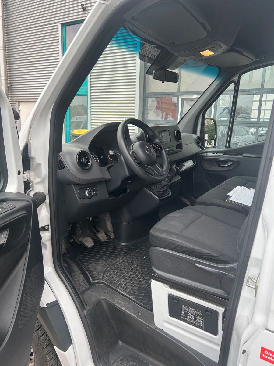 Fahrzeugabbildung Mercedes-Benz Sprinter III  214 CDI  MR AHK Kamera