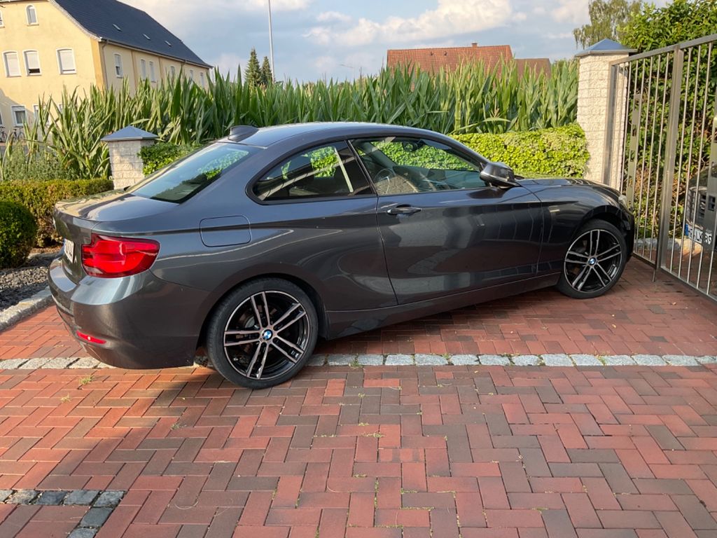 Image of BMW 218