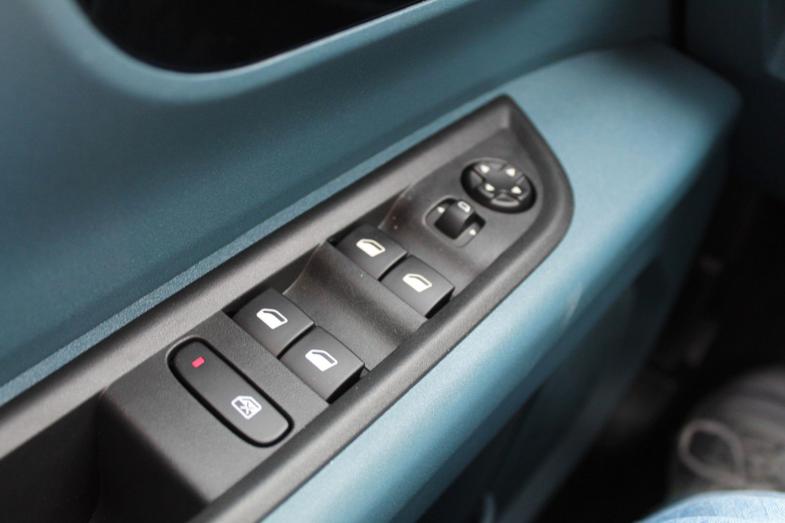Fahrzeugabbildung Fiat Grande Panda Icon*48V*CarPlay, PDC*Klima*LED