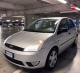 Ford Fiesta 1.4 16V 5p. Ghia - Ford Fiesta: 16v Ghia