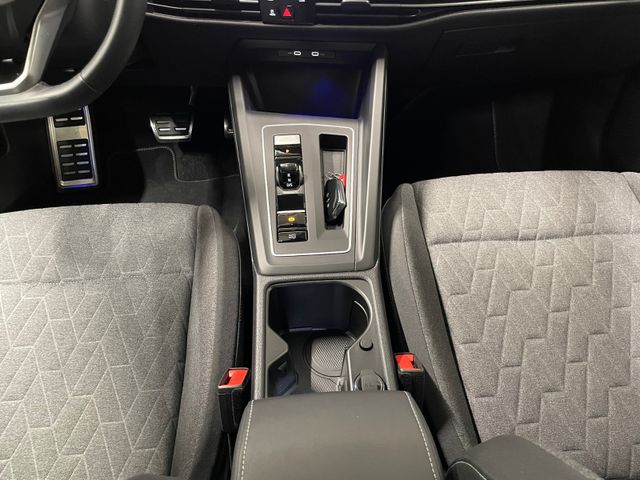 Golf VIII Move 1.0 eTSI DSG LED NAVI ACC SHZ