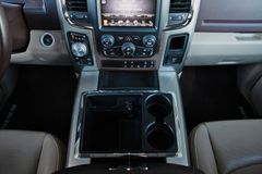 DODGE RAM 1500 5.7l V8 Laramie CrewCab - Unfallfrei