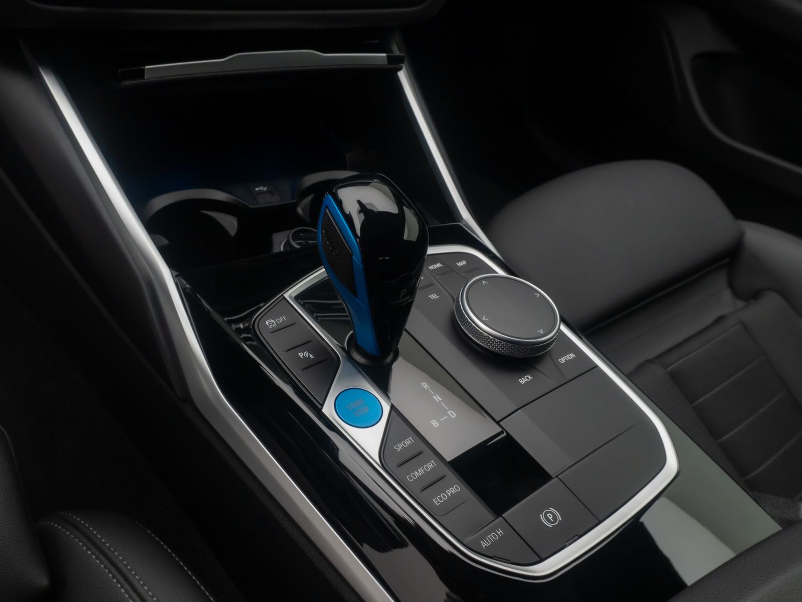 Fahrzeugabbildung BMW i4 eD40 Gran Coup&egrave; Kamera HUD DAB HiFi Komfort