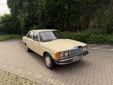 Mercedes-Benz 200 D w123, Taxi-Ausführung! Oldtimer - Mercedes-Benz 200 aus 1980