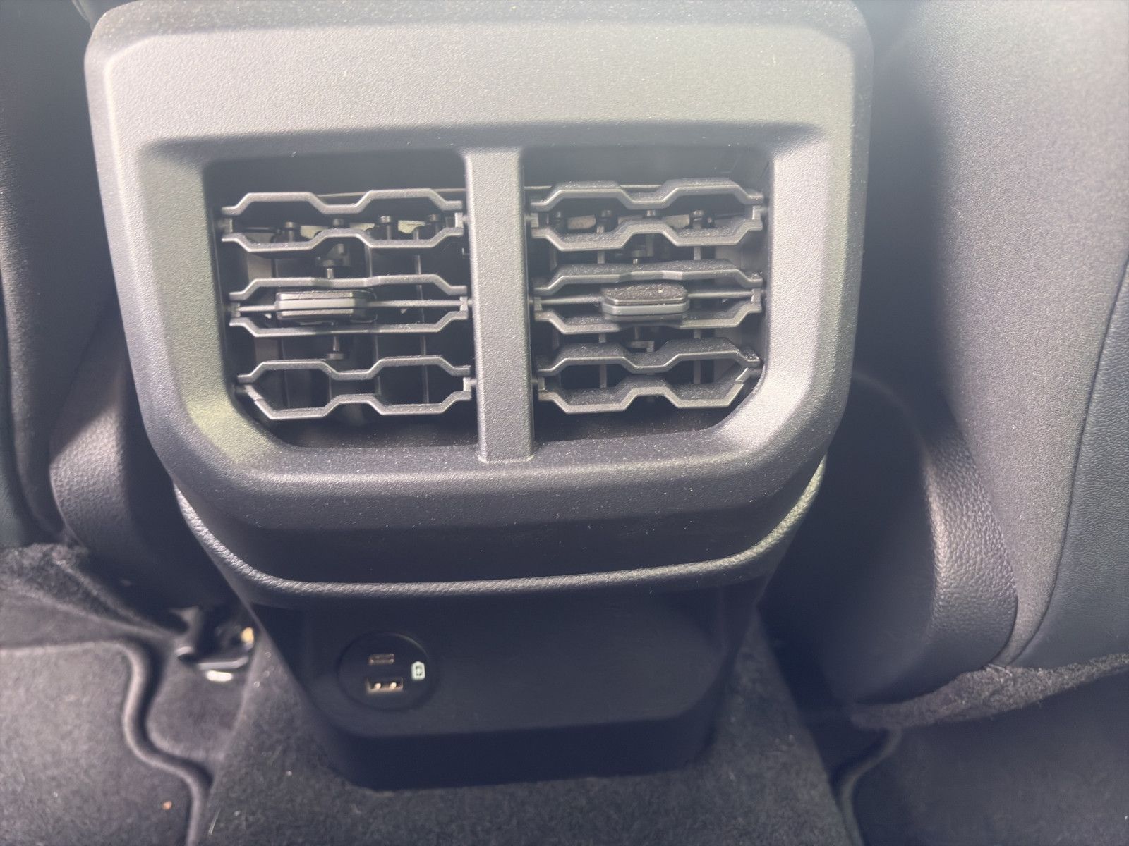 Fahrzeugabbildung Ford Ranger Wildtrak e-4WD Doppelkabine/Winterpaket
