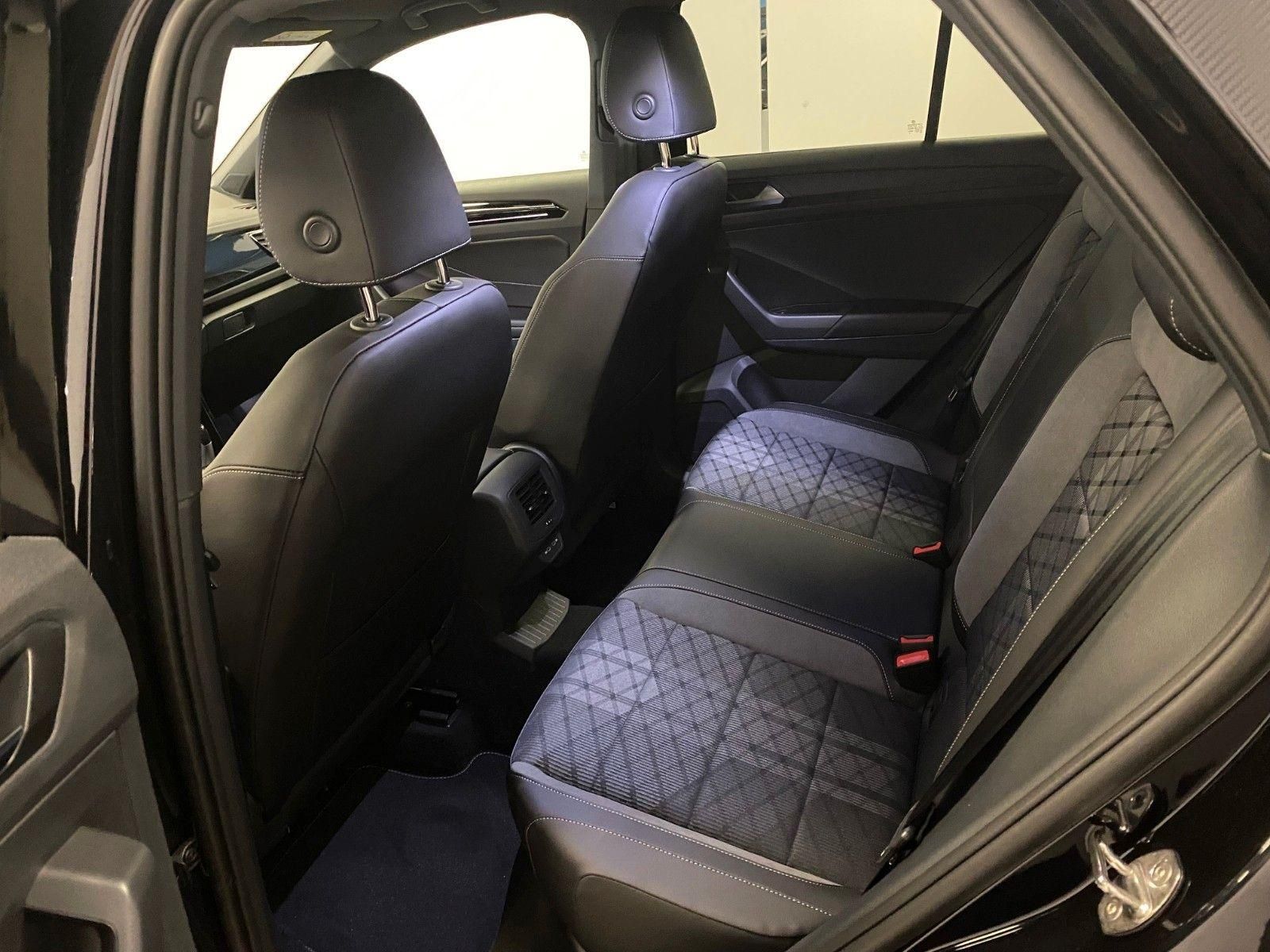 Fahrzeugabbildung Volkswagen T-Roc 2.0 TDI DSG R-Line+AHK+Black Style+19"ALU+