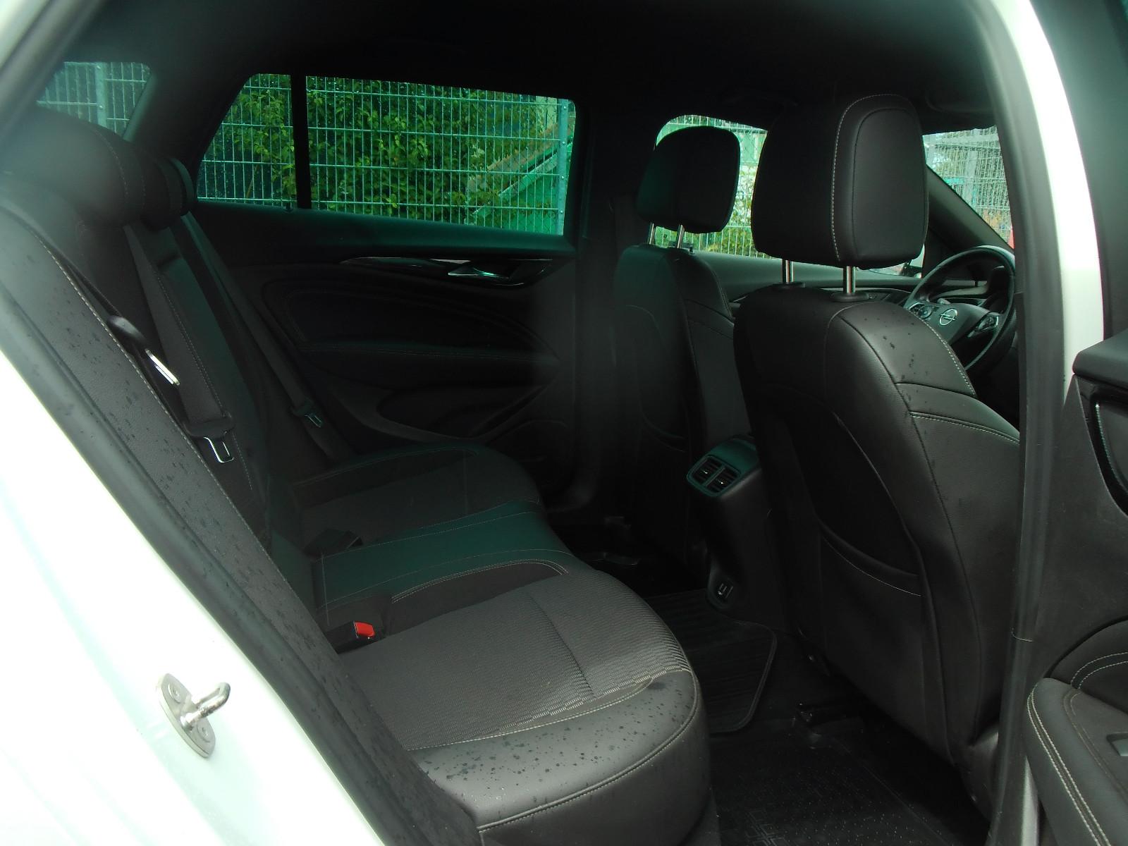 Opel Insignia B Sports Tourer*4x4*1.Hd*Head*Navi*Lede