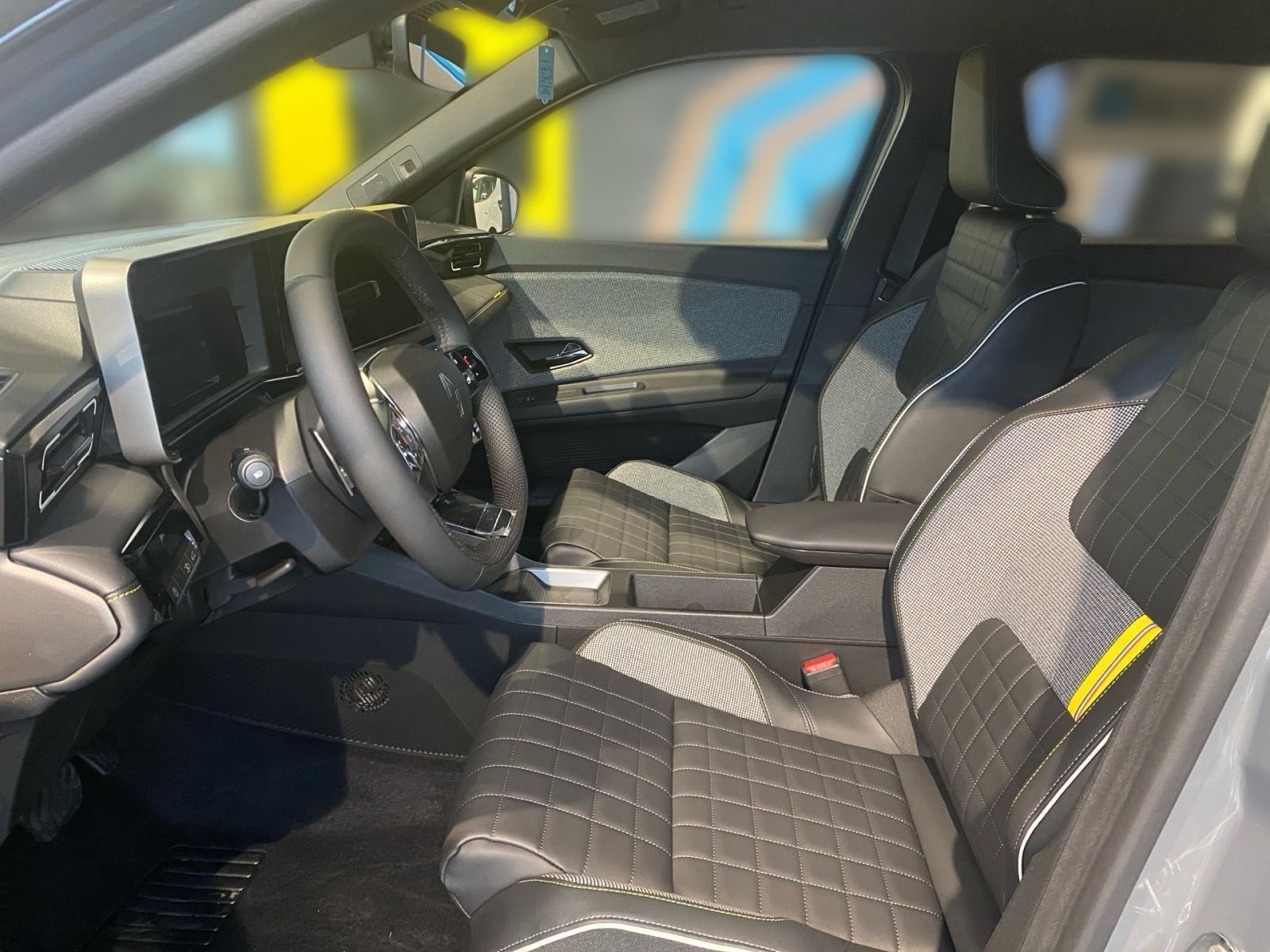 Fahrzeugabbildung Renault 4 E-Tech Electric 150 Comfort Range Iconic