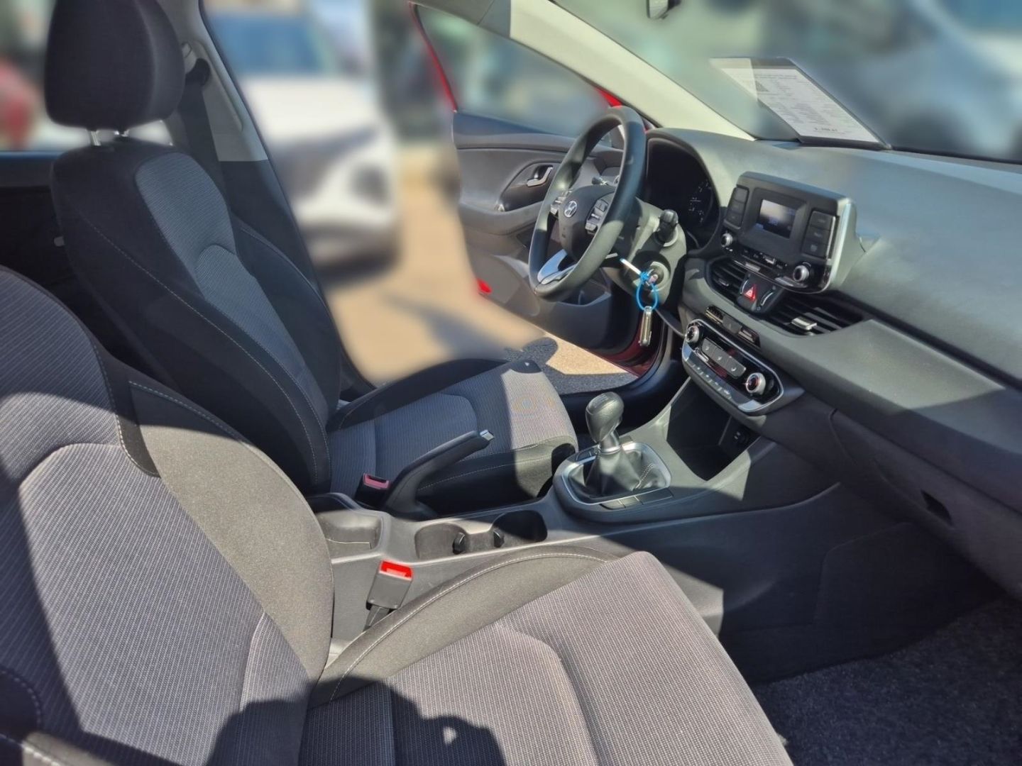 Fahrzeugabbildung Hyundai i30 Pure Apple CarPlay Android Auto DAB Spurhalt