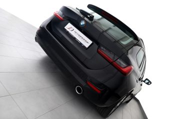 BMW 320d Touring Sport Line Shadow PANO ACC RFK AHK