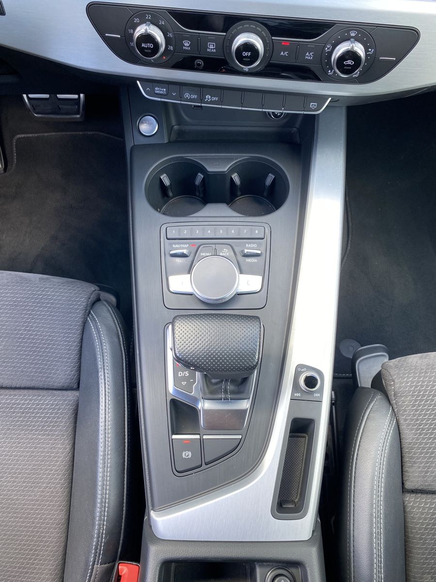 Fahrzeugabbildung Audi A4 Avant 2.0 TDI S-Line NAV+XEN+DIGDISPLAY+18ZO