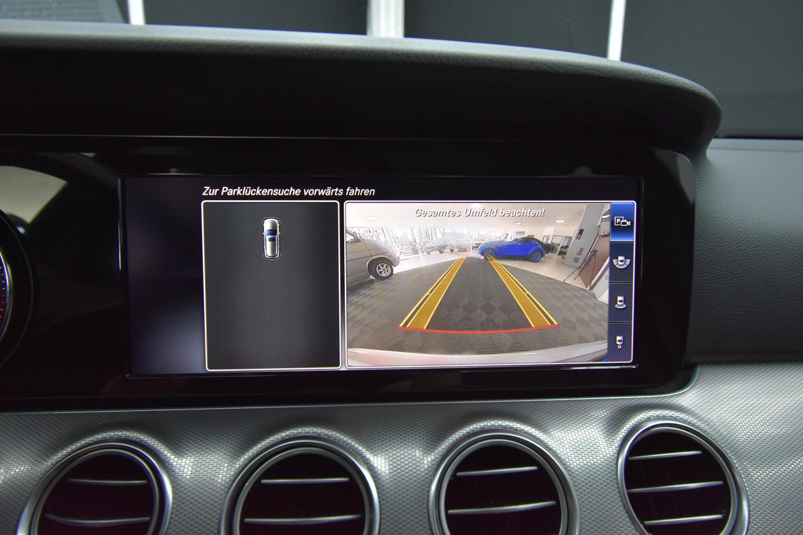 Mercedes-Benz E 220  SHZ AHK RFK LED Ambiente.