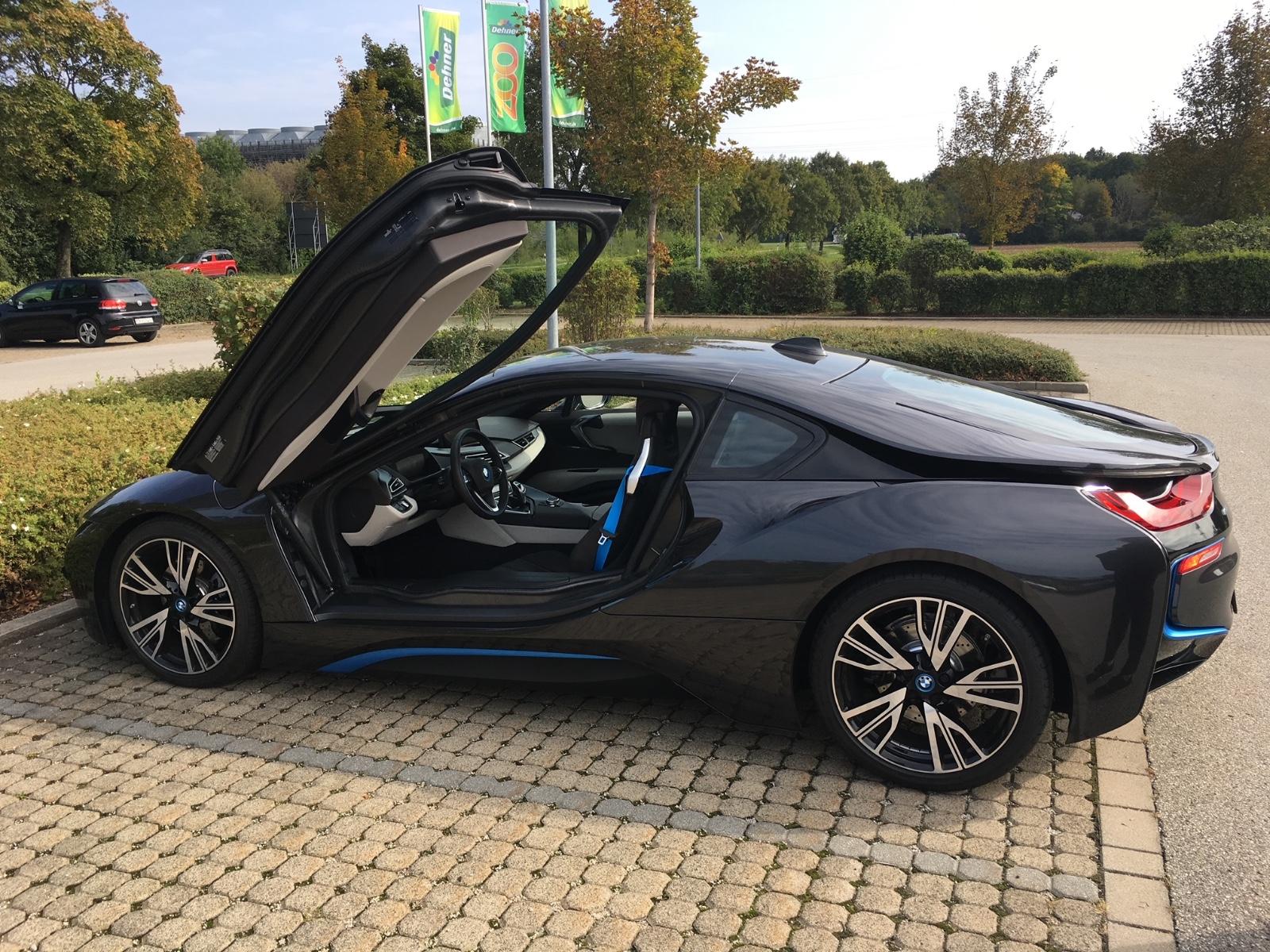 BMW i8 Coupé  Erstzulassung 2015 Nur 2.000 km