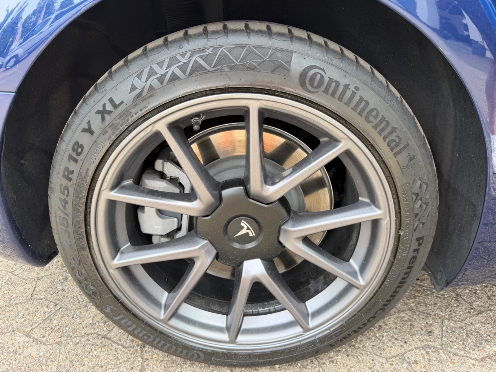 Tesla Model 3 Long Range Allrad /SHZ /2-Zonen-Klima