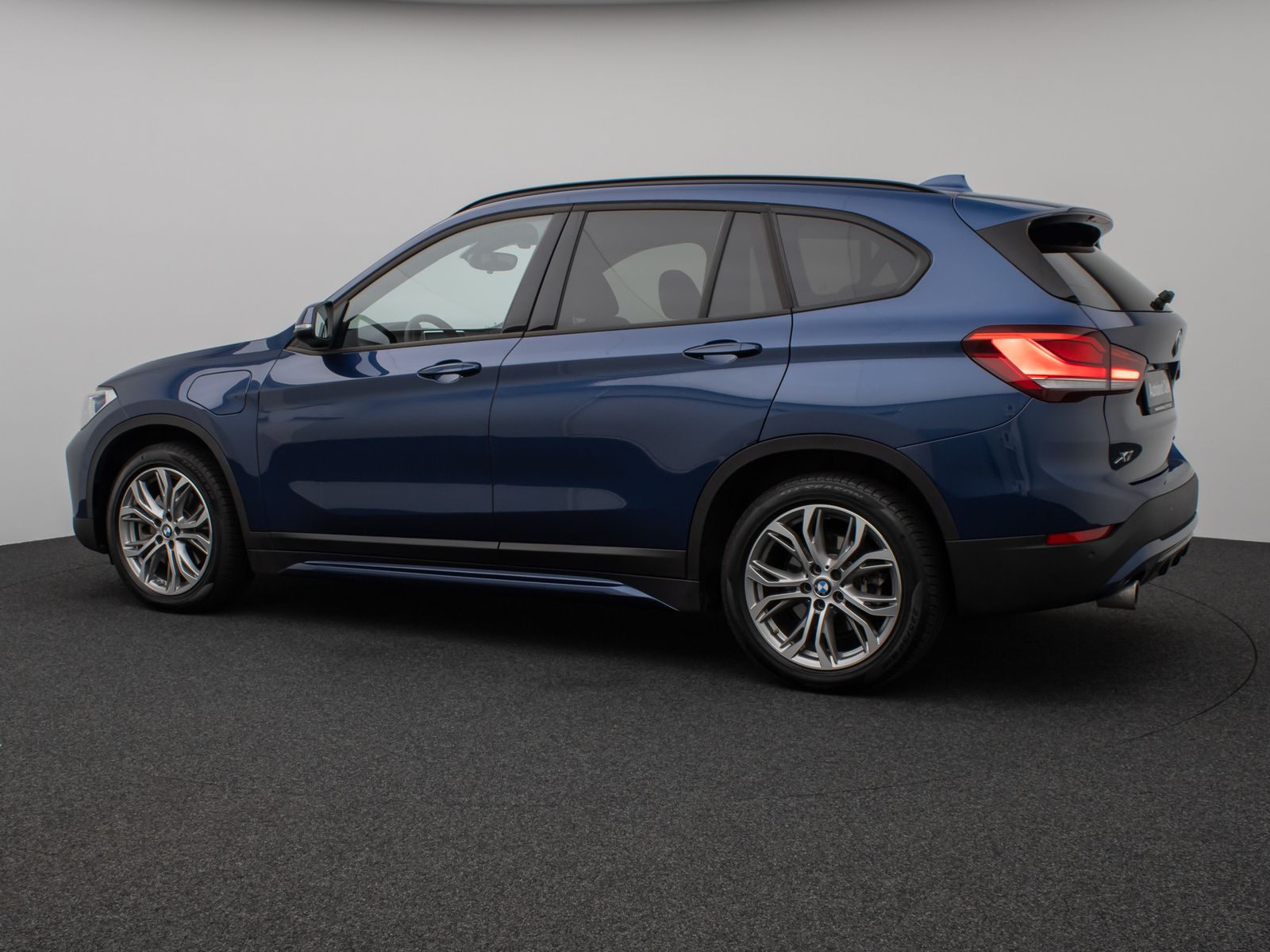 Fahrzeugabbildung BMW X1 xD25e Sport Line Parkassist DAB HiFi Komfort