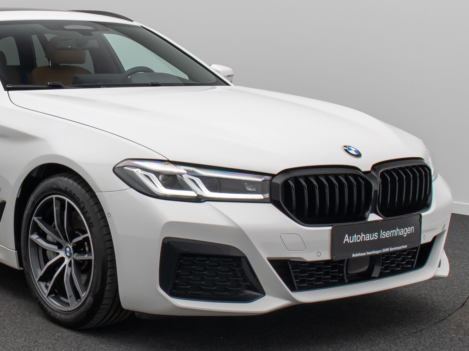 Fahrzeugabbildung BMW 530d M Sport Kamera DAB Memory ACC H/K Panorama