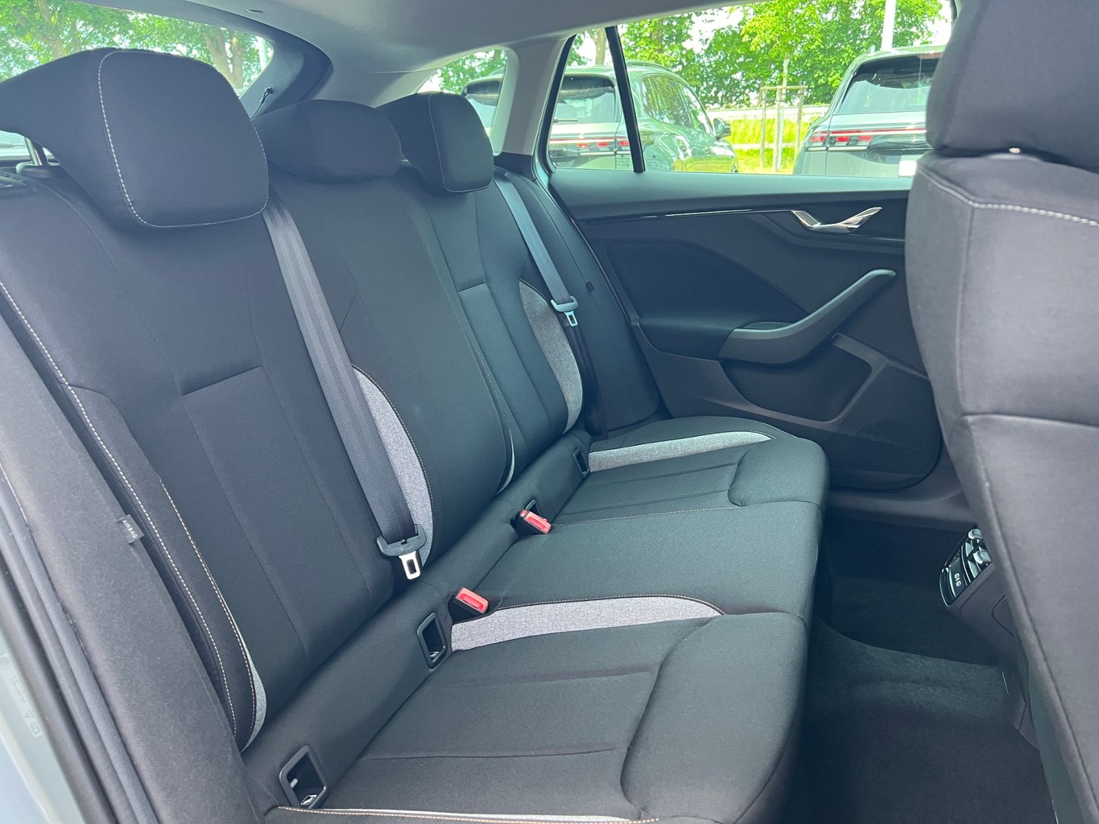 Fahrzeugabbildung SKODA Scala Selection 1.0 TSI DSG *AHK, LED, ACC, Kame
