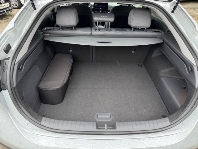 Fahrzeugabbildung Hyundai IONIQ Style Plug-In Hybrid 1.6 GDI +NAVI+KLIMA+P