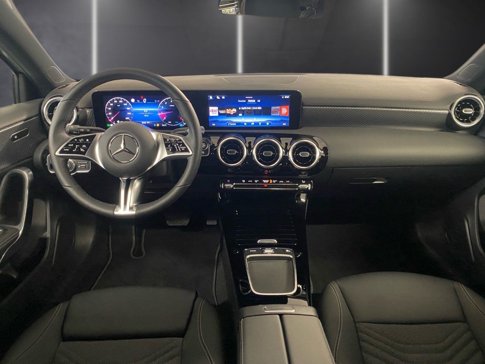 Fahrzeugabbildung Mercedes-Benz A 180 Progressive *LED*Kamera*CarPlay*SHZ*MBUX*