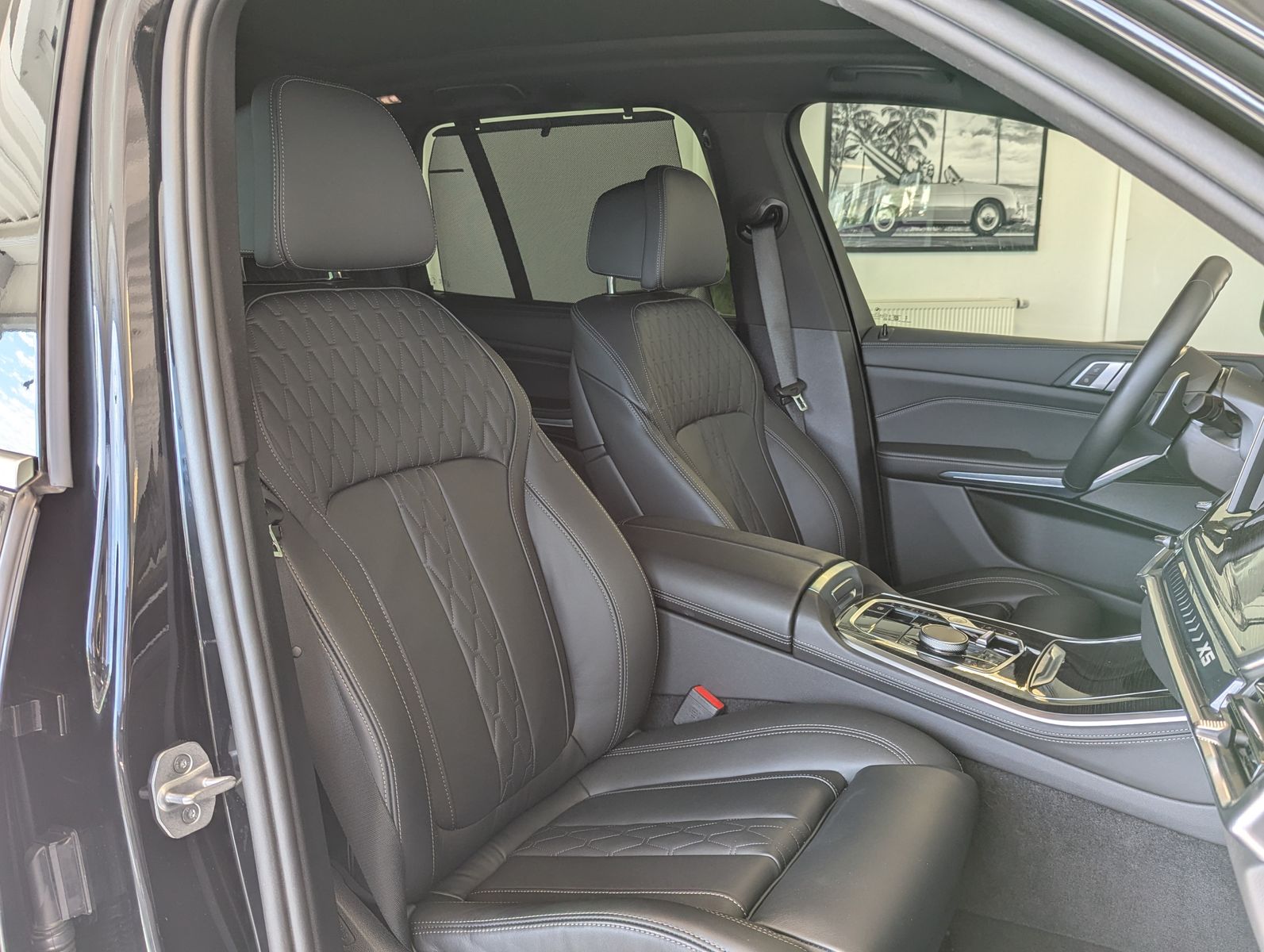Fahrzeugabbildung BMW X5 40 d xD M-Sport Innov. Travel Merino AHK 21"