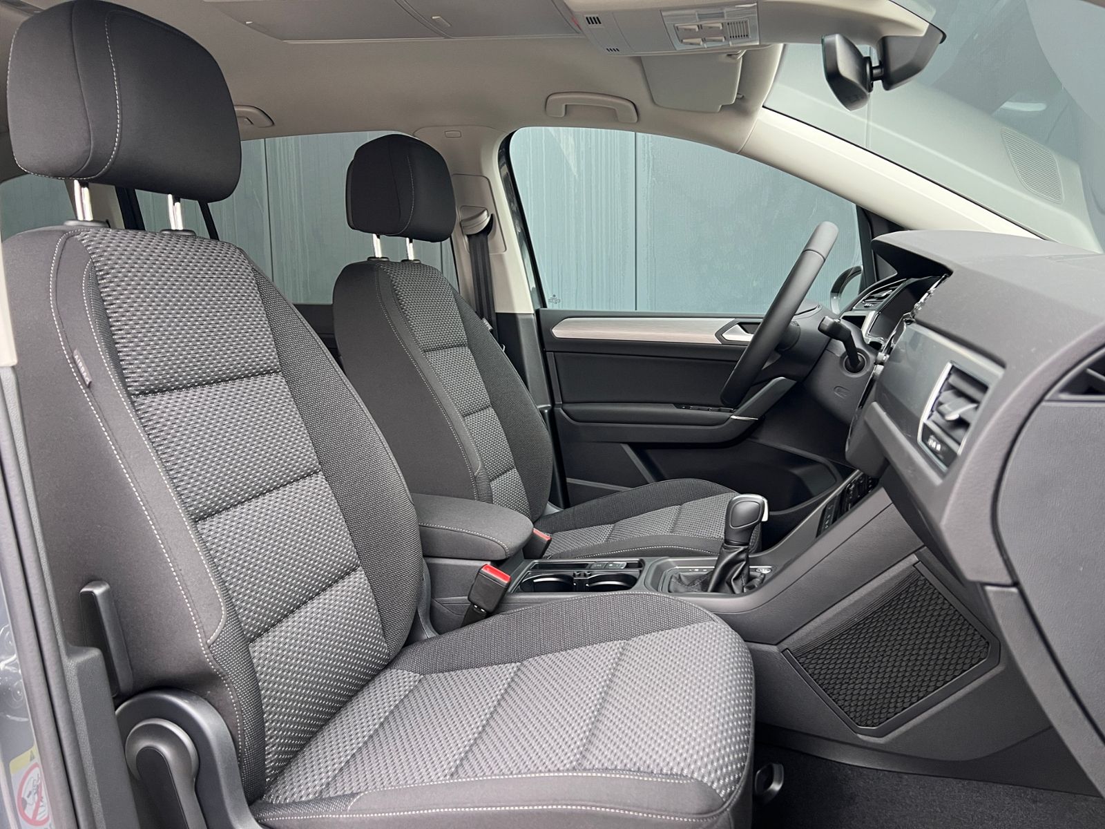 Fahrzeugabbildung Volkswagen Touran Comfortline 1.5 TSI DSG *LED, AHK, 7 Sitz