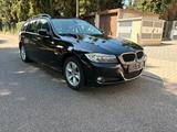 BMW 320d Touring AUTOMATIK Leder Klima AHK PANORAM. - BMW 320 aus 2009: 320d