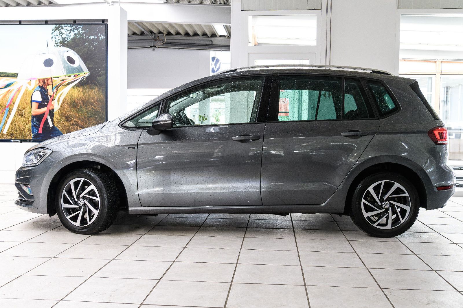 Fahrzeugabbildung Volkswagen Golf Sportsvan+LED+AHK+GJR+SHZ+NAVI+KAMERA