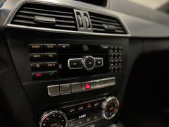 MERCEDES-BENZ C 220 T CDI / DESIGNO / HARMAN KARDON/ AUTOM./ MERCEDES-BENZ C 220 T CDI / DESIGNO / HARMAN KARDON/ AUTOM./