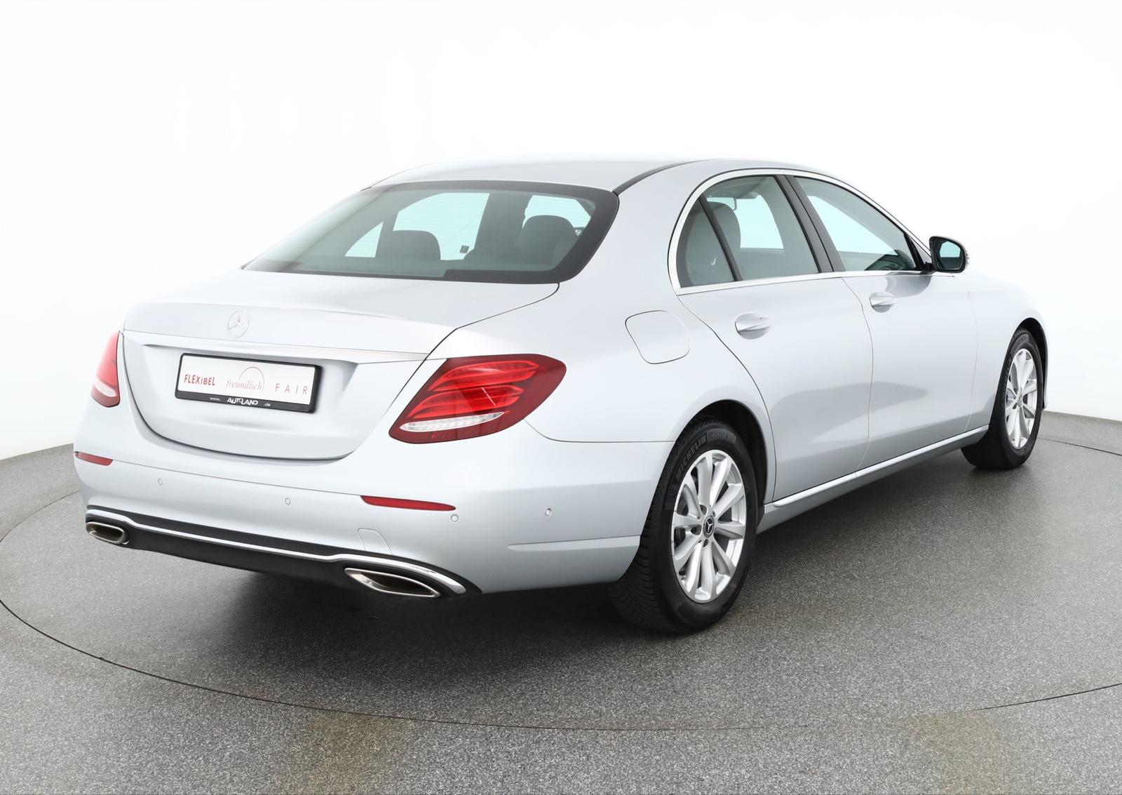 Mercedes-Benz E200 Avantgarde LED Kamera Navi Sitzheizung