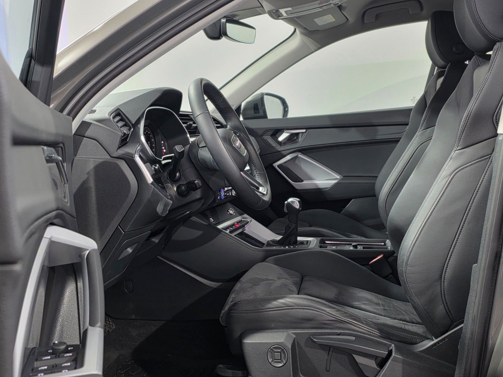 Audi Q3 45 TFSI e S line foto 17