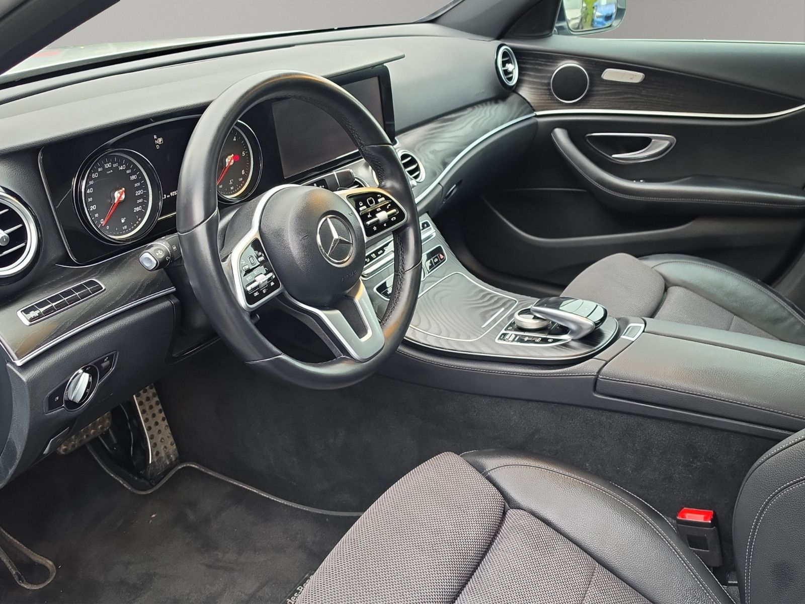 Fahrzeugabbildung Mercedes-Benz E 350 E Limousine Avantgarde Aus 1.Hand