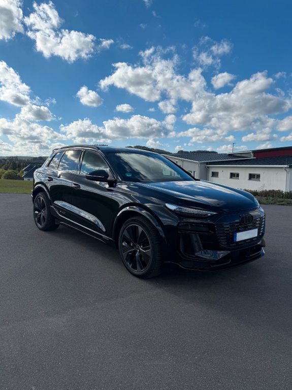 Image of Audi SQ6 e-tron